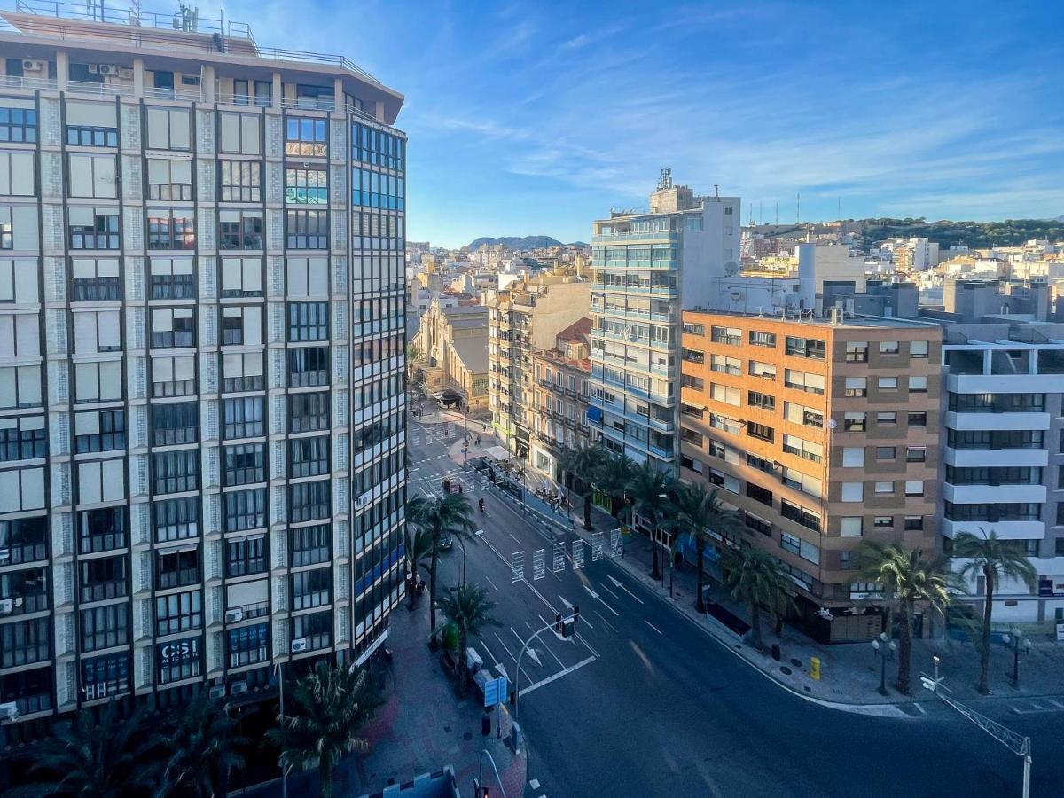 Amplio Apartamento En Pleno Corazon De Alicante Exterior photo