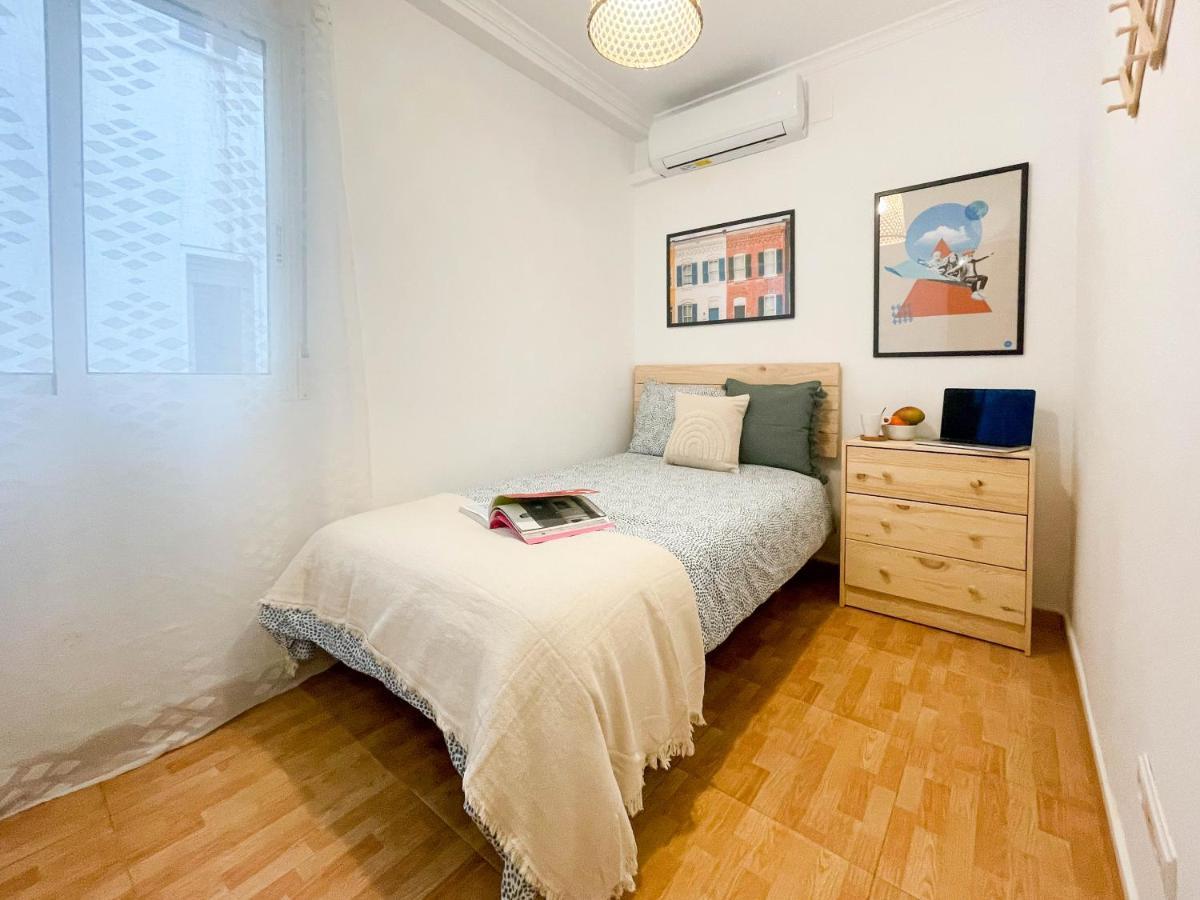 Amplio Apartamento En Pleno Corazon De Alicante Exterior photo